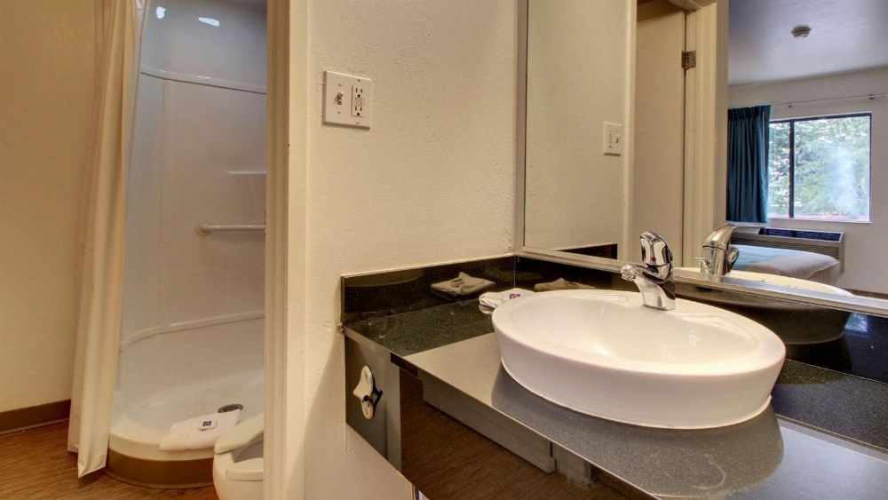 Motel 6-Des Moines, IA - North