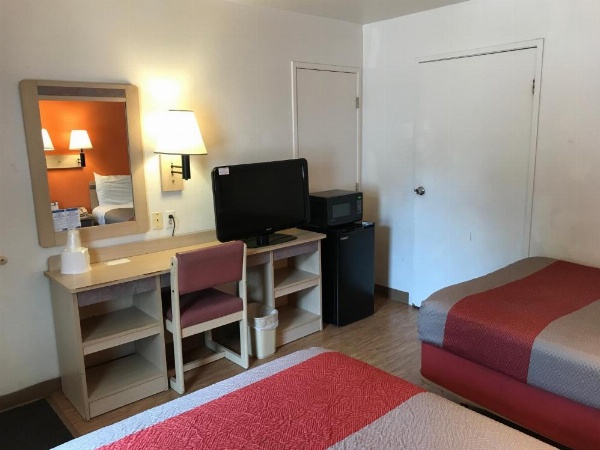 Motel 6-Des Moines, IA - North image 12