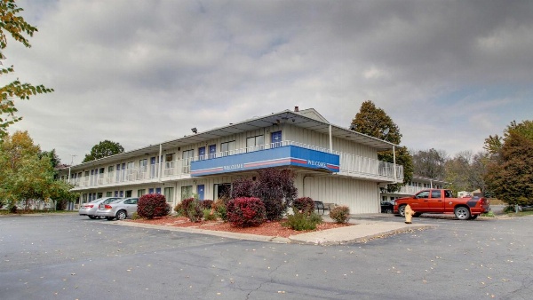 Motel 6-Des Moines, IA - North Main image