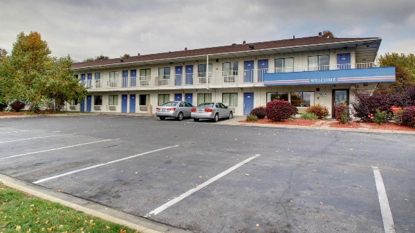Motel 6-Des Moines, IA - North Main image