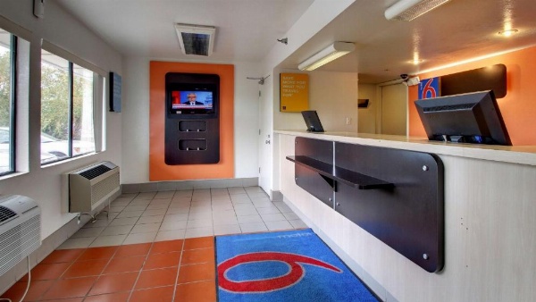 Motel 6-Des Moines, IA - North image 8